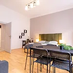 Stadthalle Oasis: Stylish 3Br Apartment In Vienna